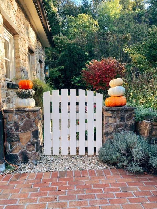 Fence and Gate Decorations